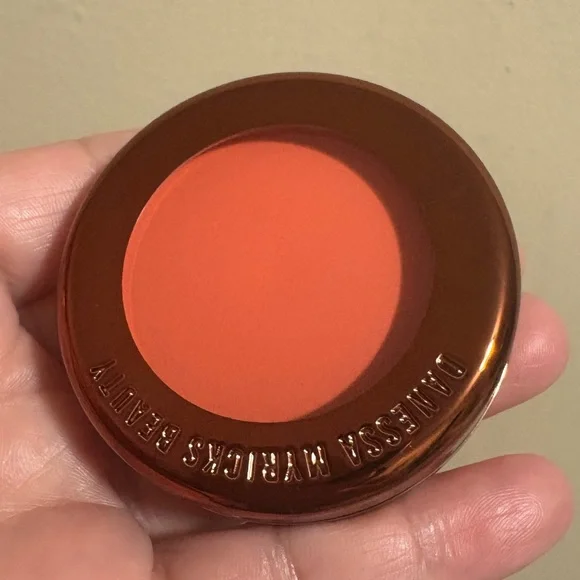 Danessa Myricks Beauty Yummy Skin Blurring Balm Powder - in BELLINI Brand New - Picture 6 of 10